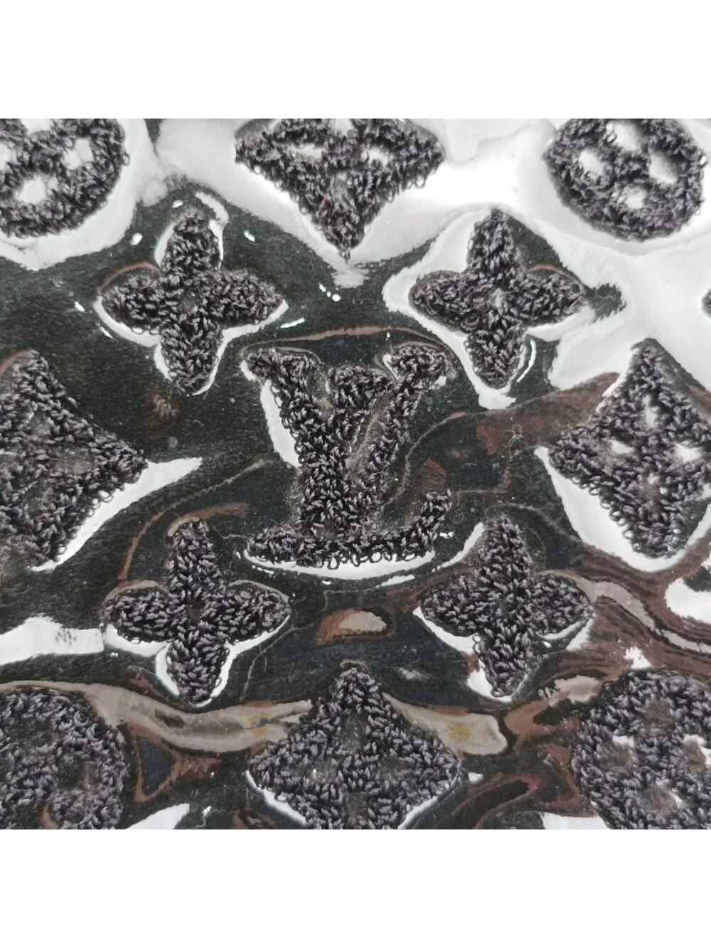 Louis Vuitton Lockit Noir Vernis Embroidery